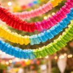 découvrez des idées créatives et colorées avec ces magnifiques guirlandes en papier crépon, parfaites pour embellir tous vos événements et célébrations.